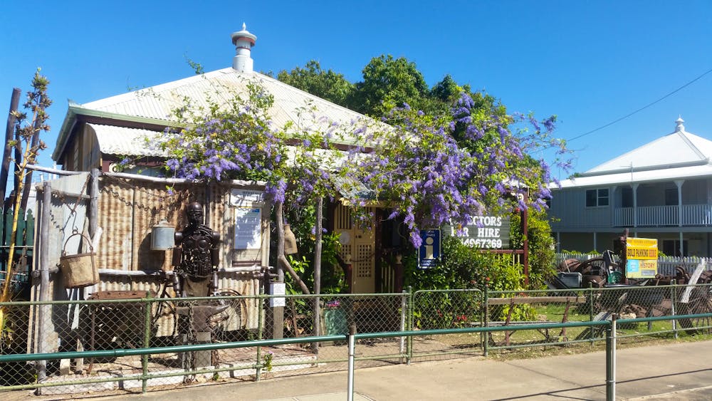 Charters Towers Miner's Cottage with Gold Panning activity