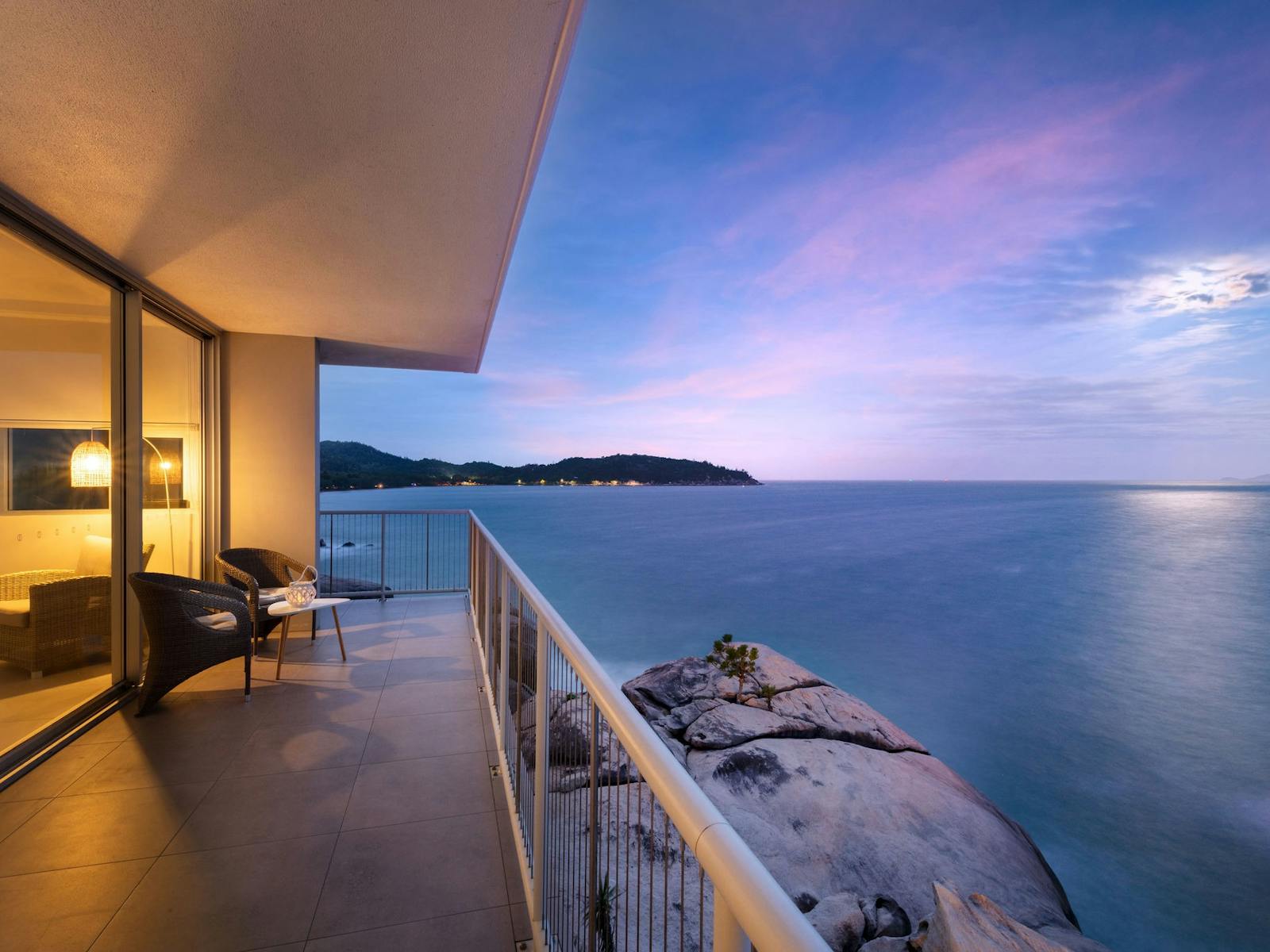 Grand Mercure Apartments 2 Bedroom Ocean View Sunset Grand Mercure Apartments 2 Bedroom Ocean View Sunset