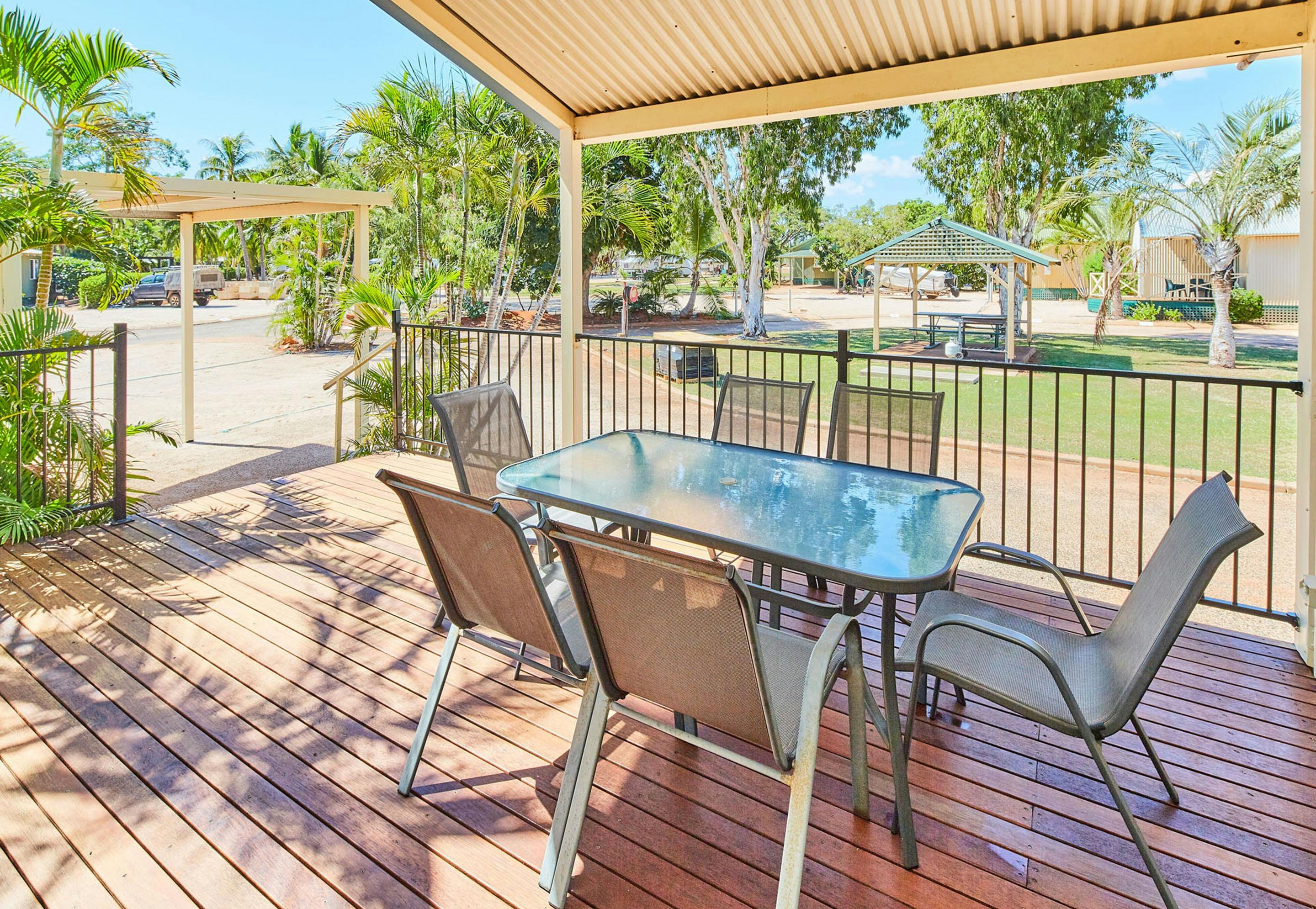 2 Bedroom Cabin - Sleeps Six