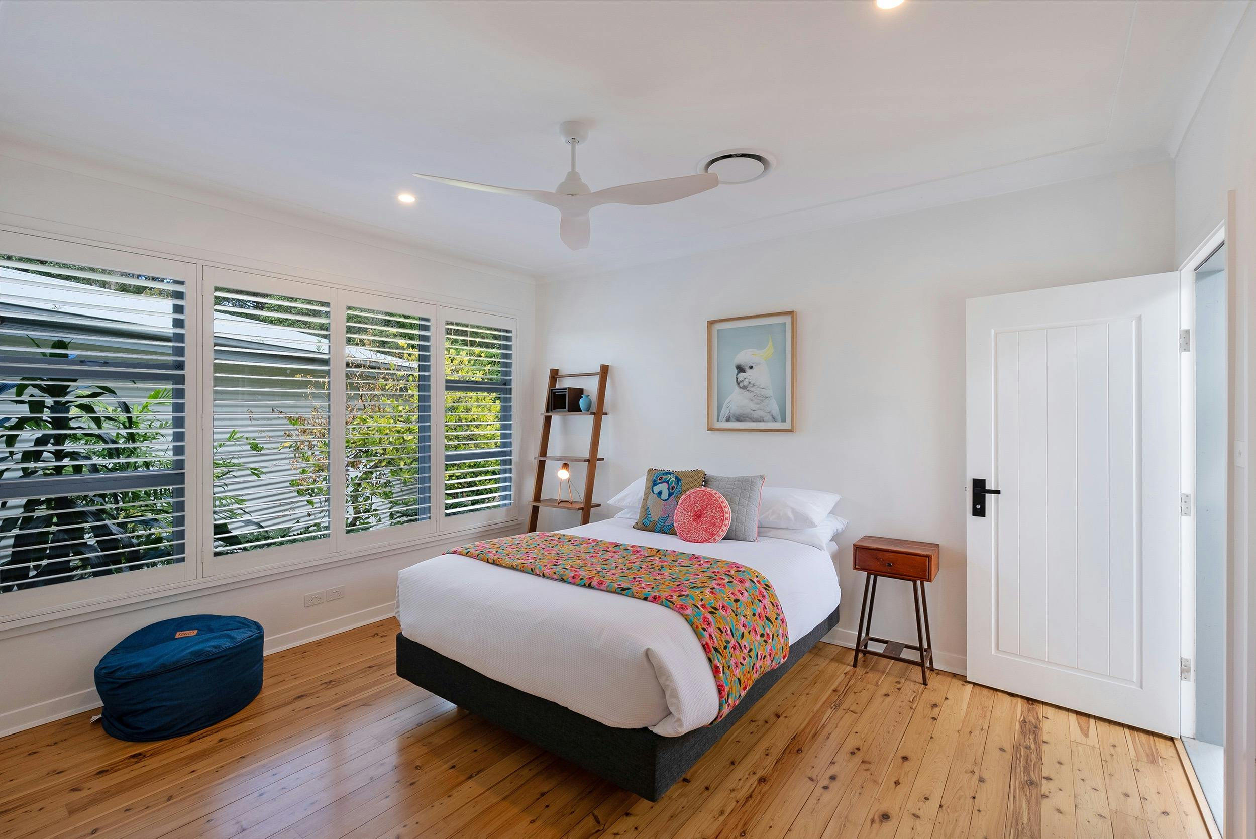 SiX Huskisson, Photographer Russell Quinn