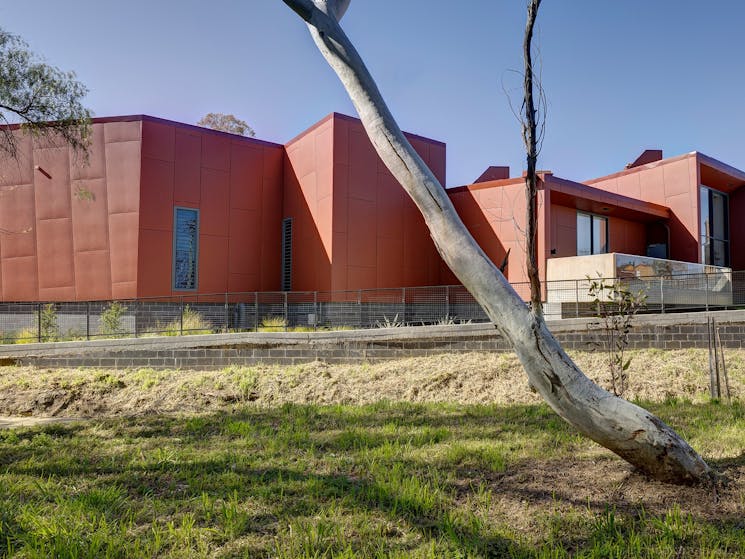 Photo of Mudgee Arts Precinct as viewed from the western side of the building