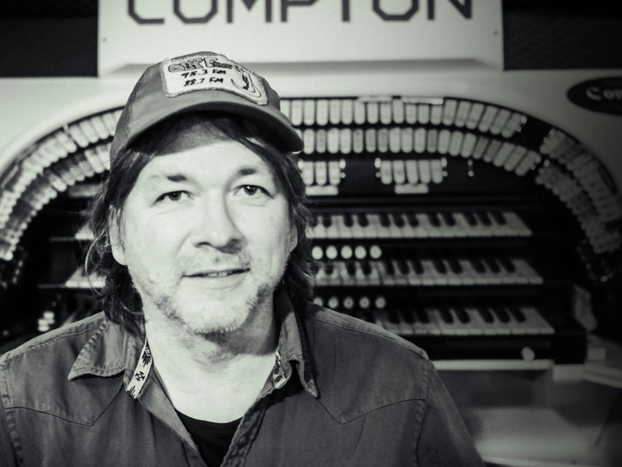 Darren Hanlon - Xmas Show 24