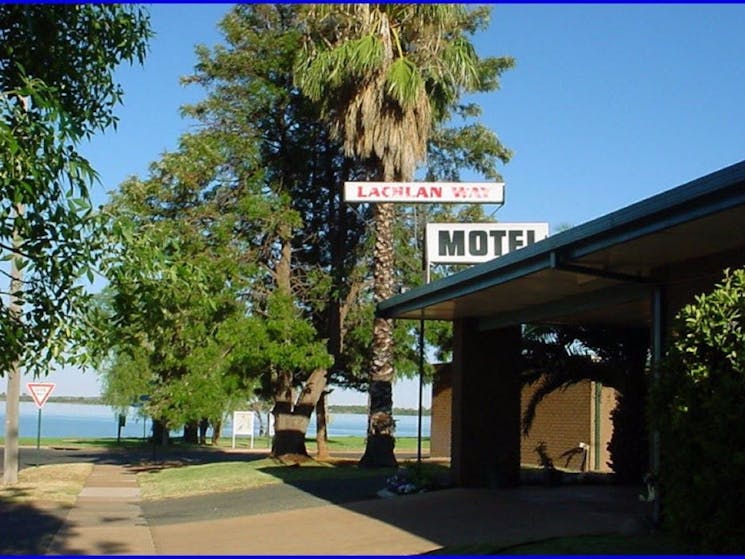 Lachlan Way Motel