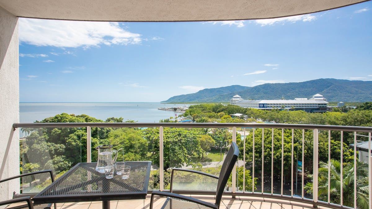 BreakFree Royal Harbour - 1 Bedroom Ocean Spa Apartment