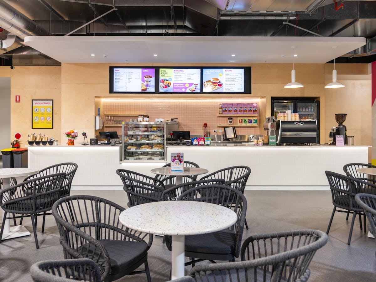 miniBOUNCE Full Service Cafe