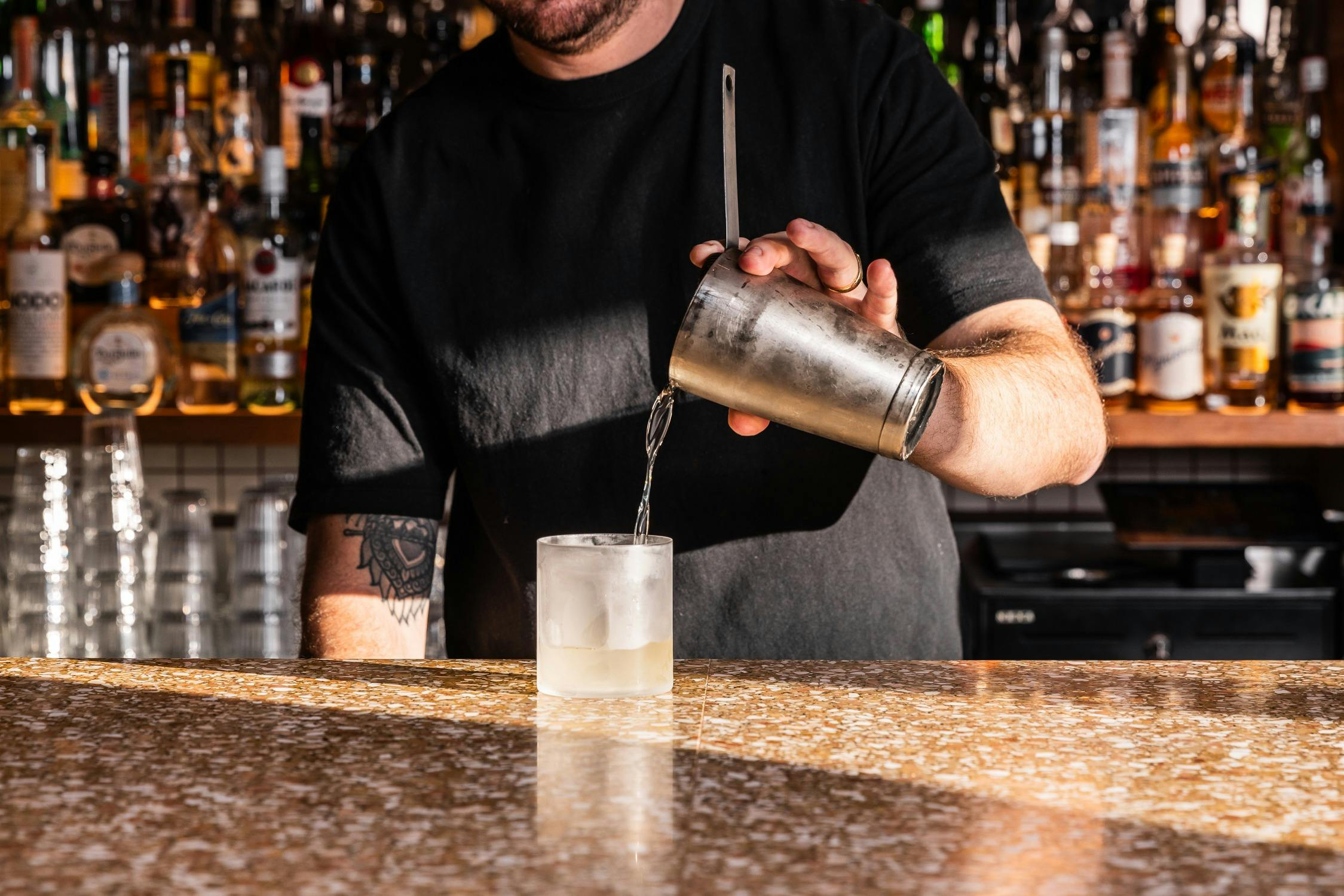 Folly's Bar und Bistro