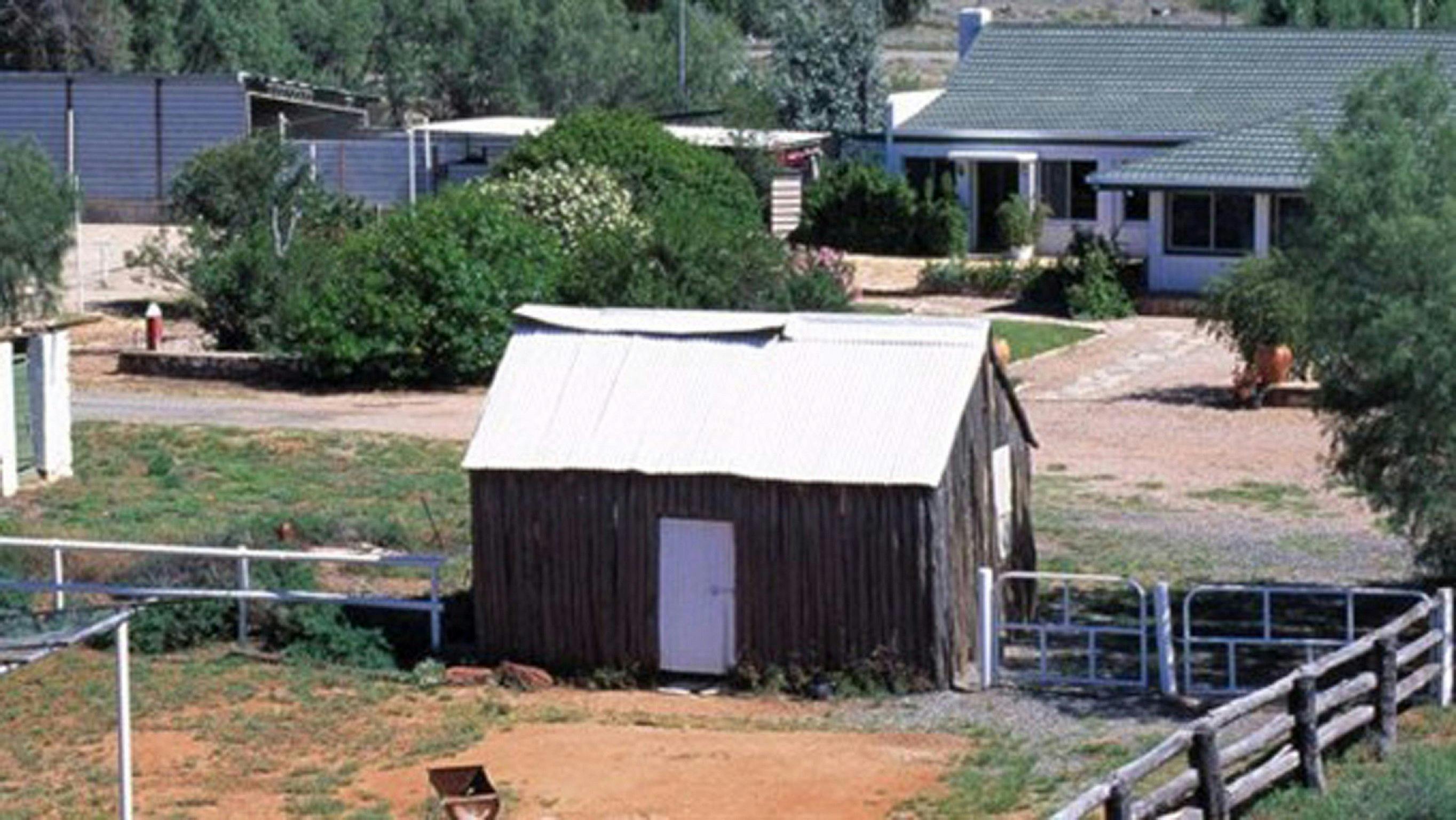 Bond Springs Outback Retreat