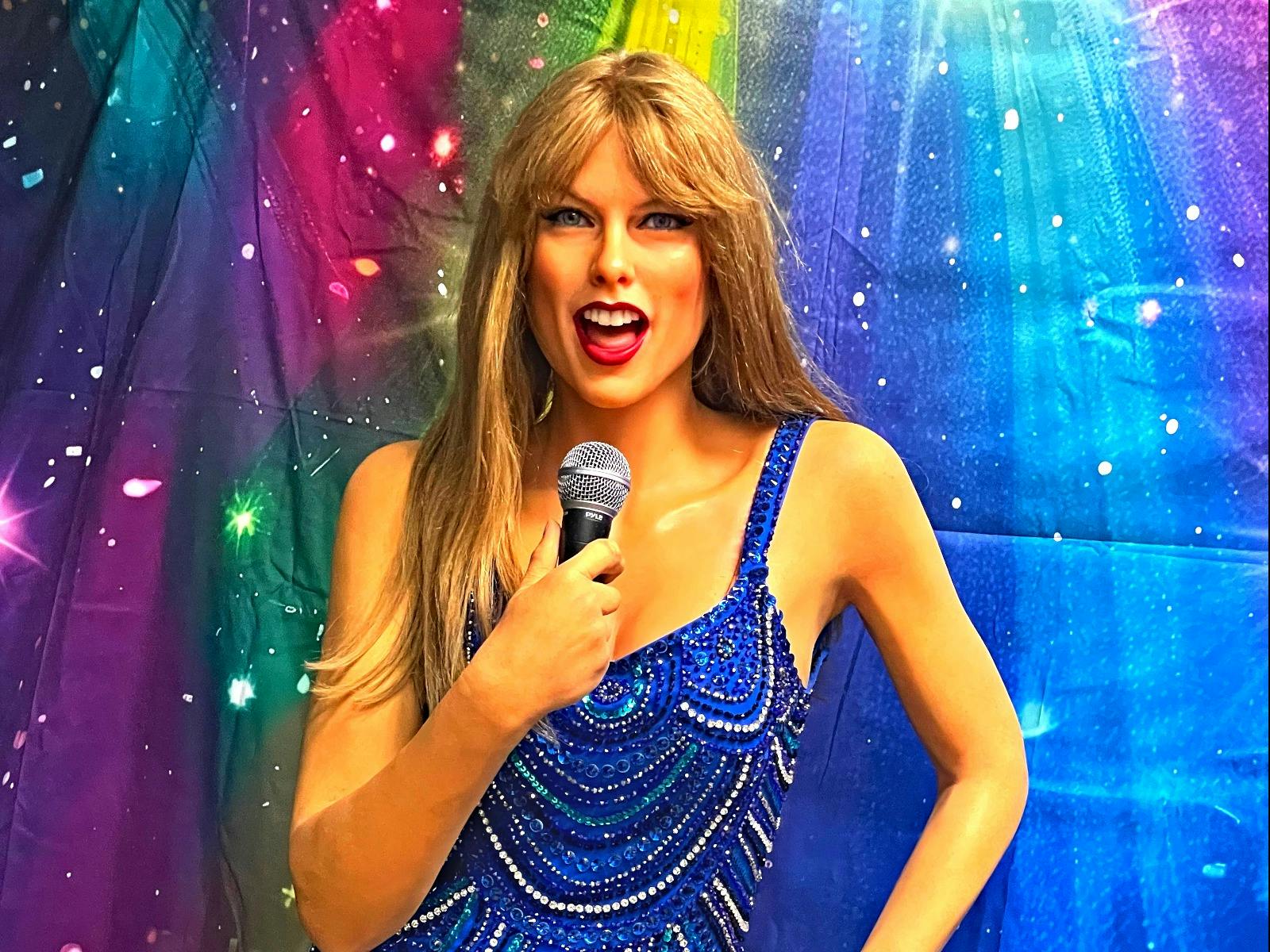 Photo of wax figure Taylor Swift Photo of wax figure Taylor Swift