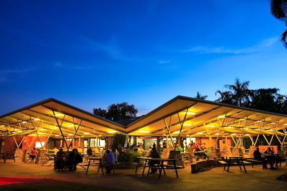 ミミズ レストラン&バー バー