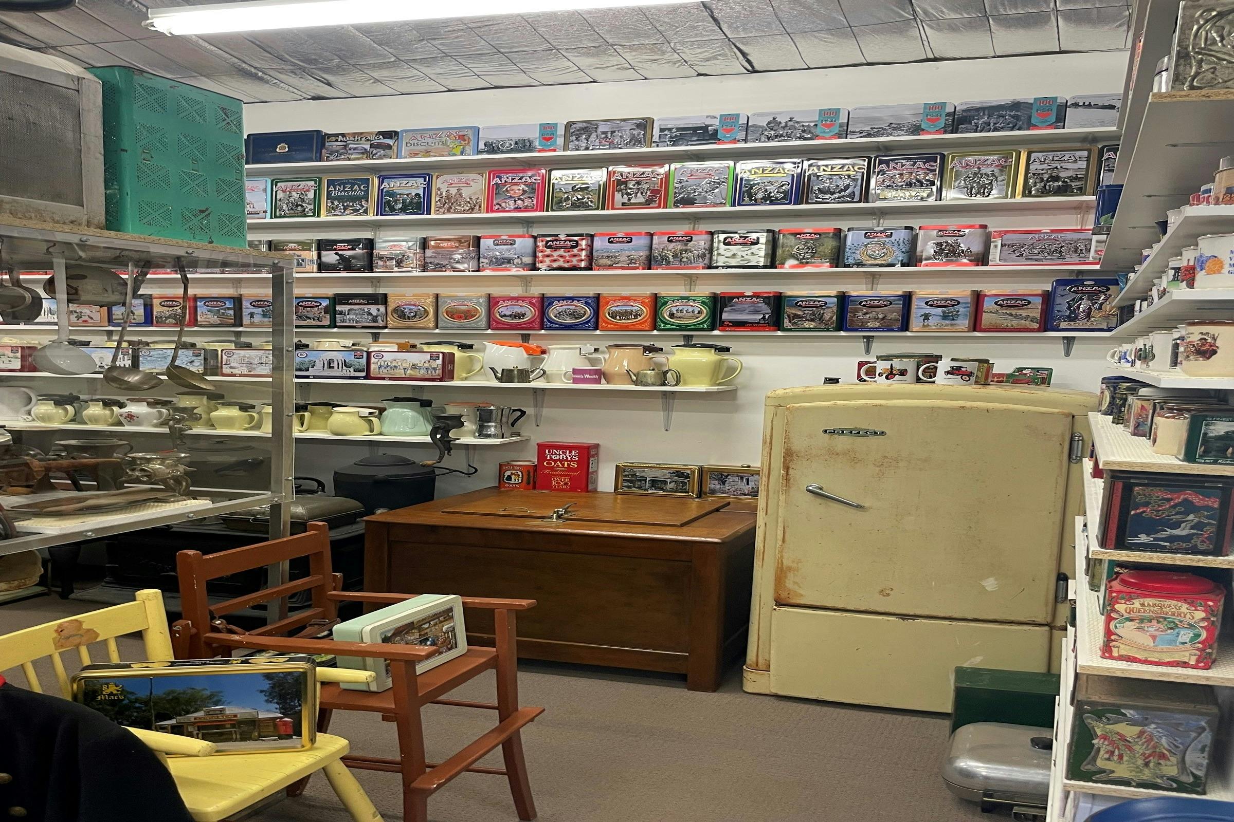 Manellae Collectables