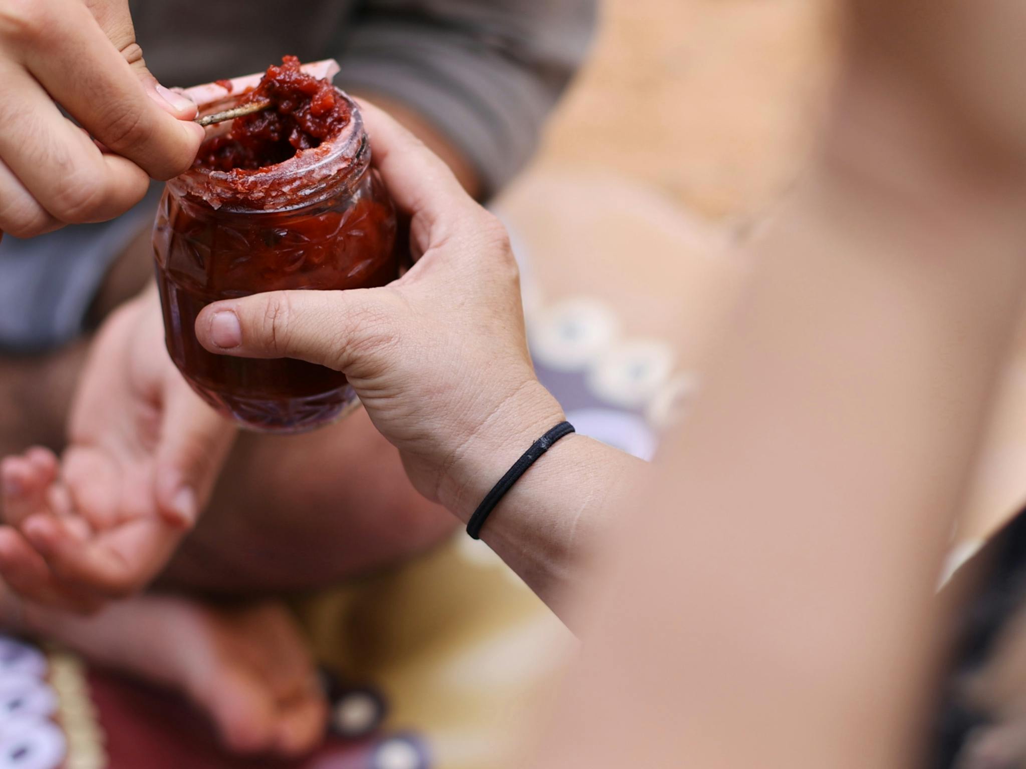 Sample bushfoods and learn about traditional medicine plants.