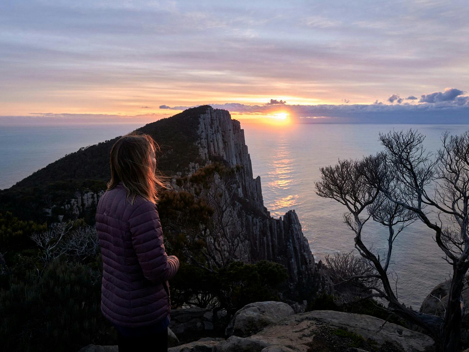 Winter at the edge: the Three Capes sunrise walk image