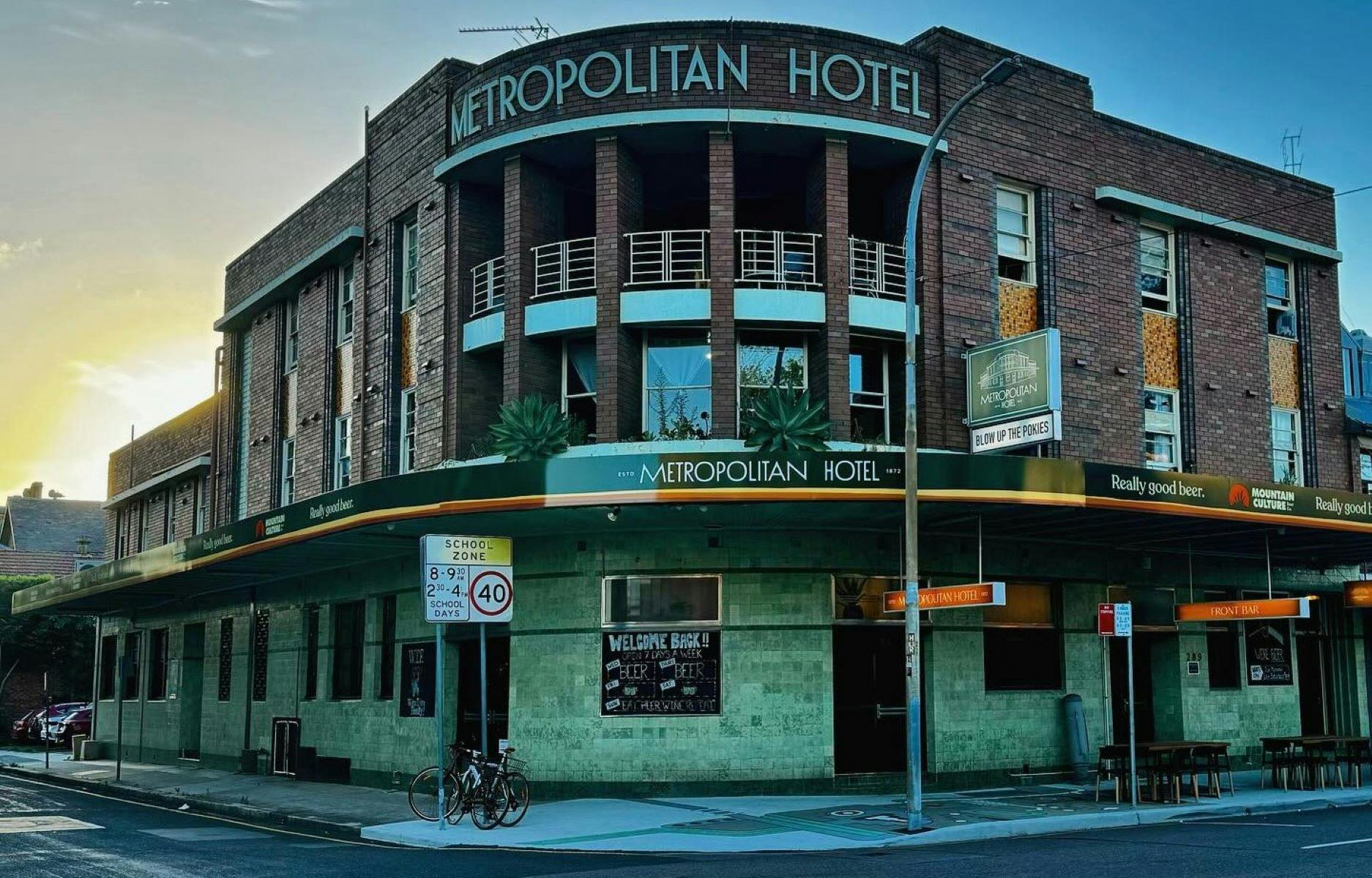 METROPOLITAN HOTEL