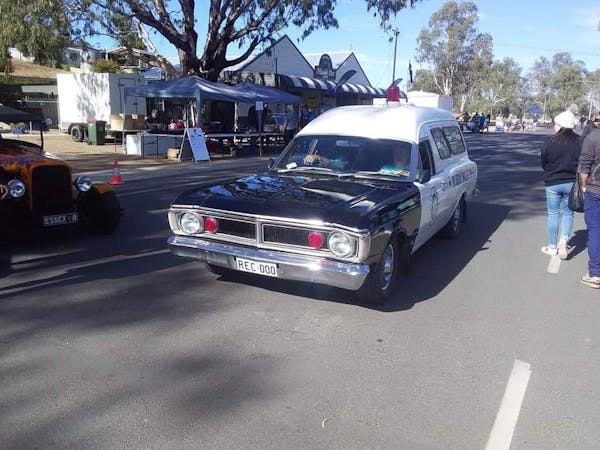 Swan Reach Classic Auto River Run
