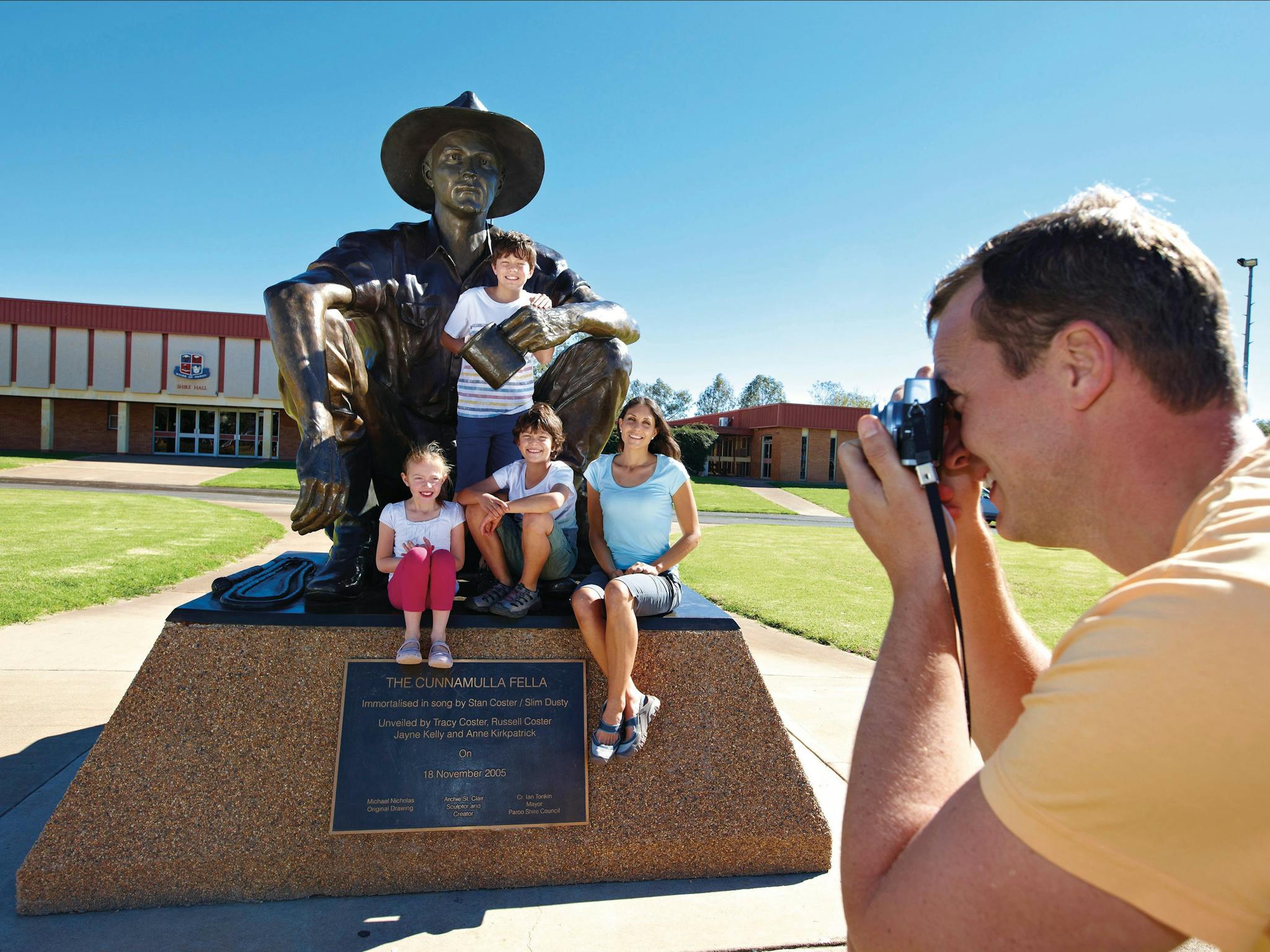 Cunnamulla Fella Statue