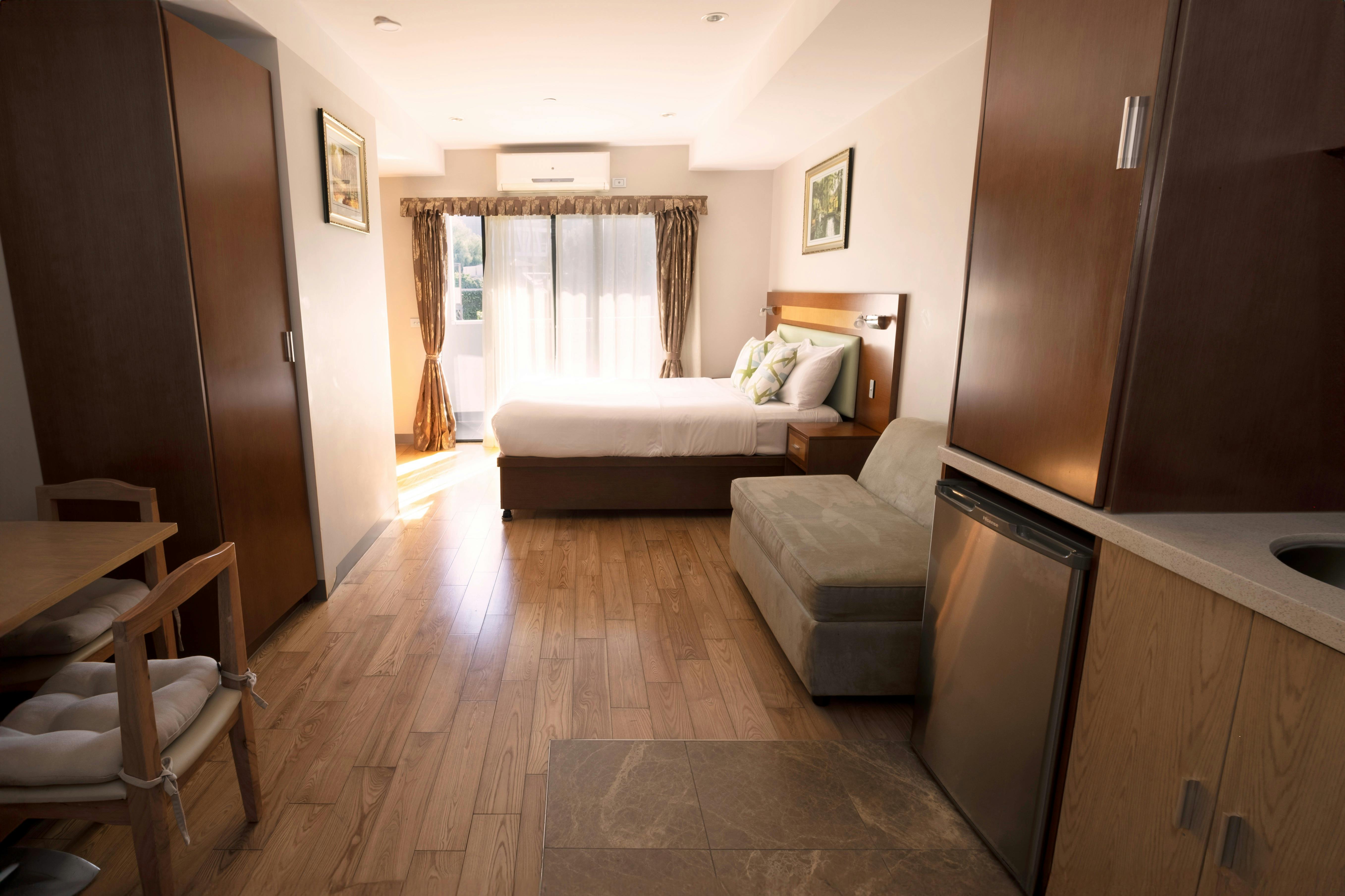 Studio Apartment