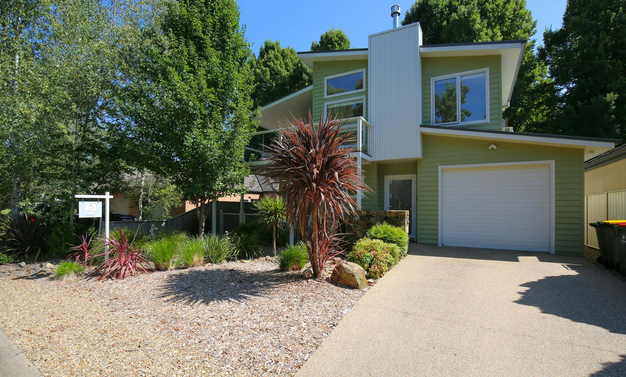 A Pear Tree Loft - Front of building and Entrance