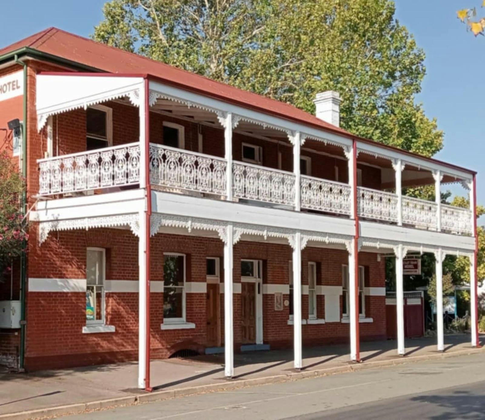 Honeysuckle Inn