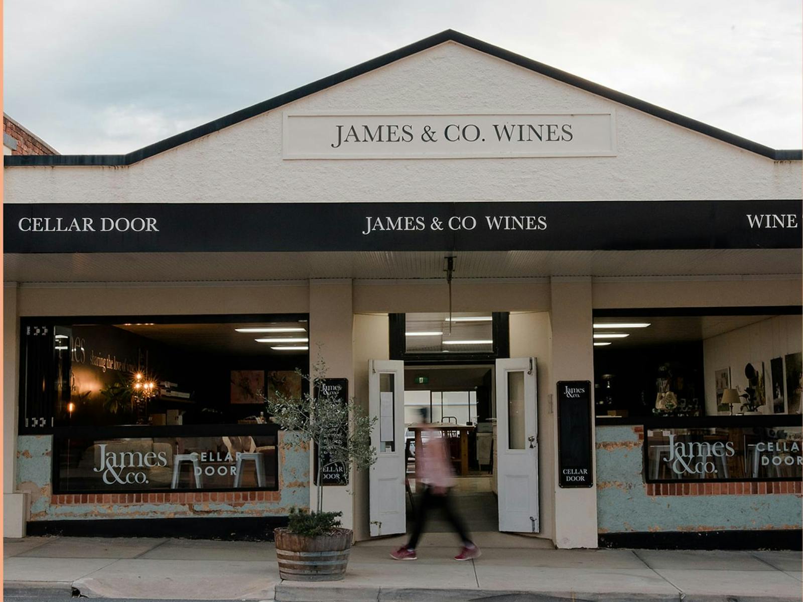 Find our winery in the heart of the Rutherglen wine village at 136 Main Street