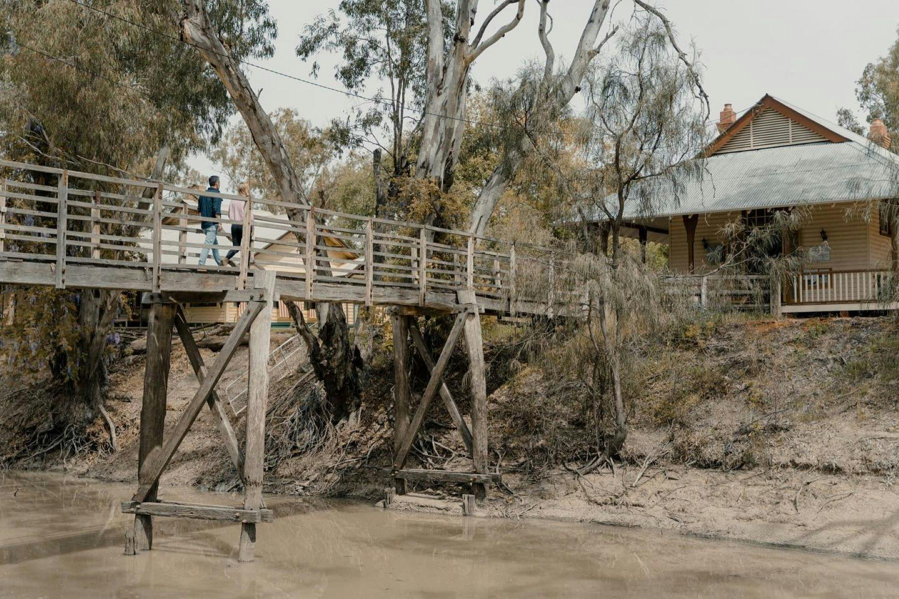 Moulamein Court House