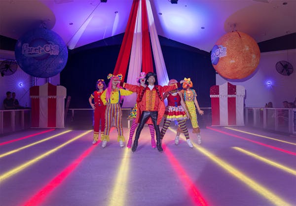 Welcome to Parad-Ice - The Variety Ice Skating Show