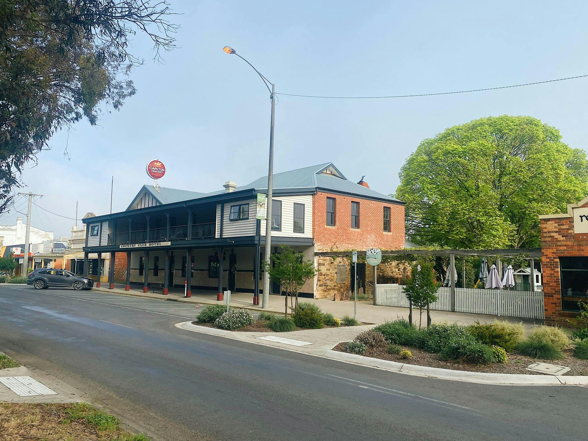 Country Club Hotel exterior