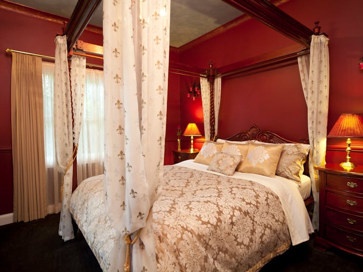 Queen Four-Poster bedrooom complete with fine linen, electric blankets and plush carpet