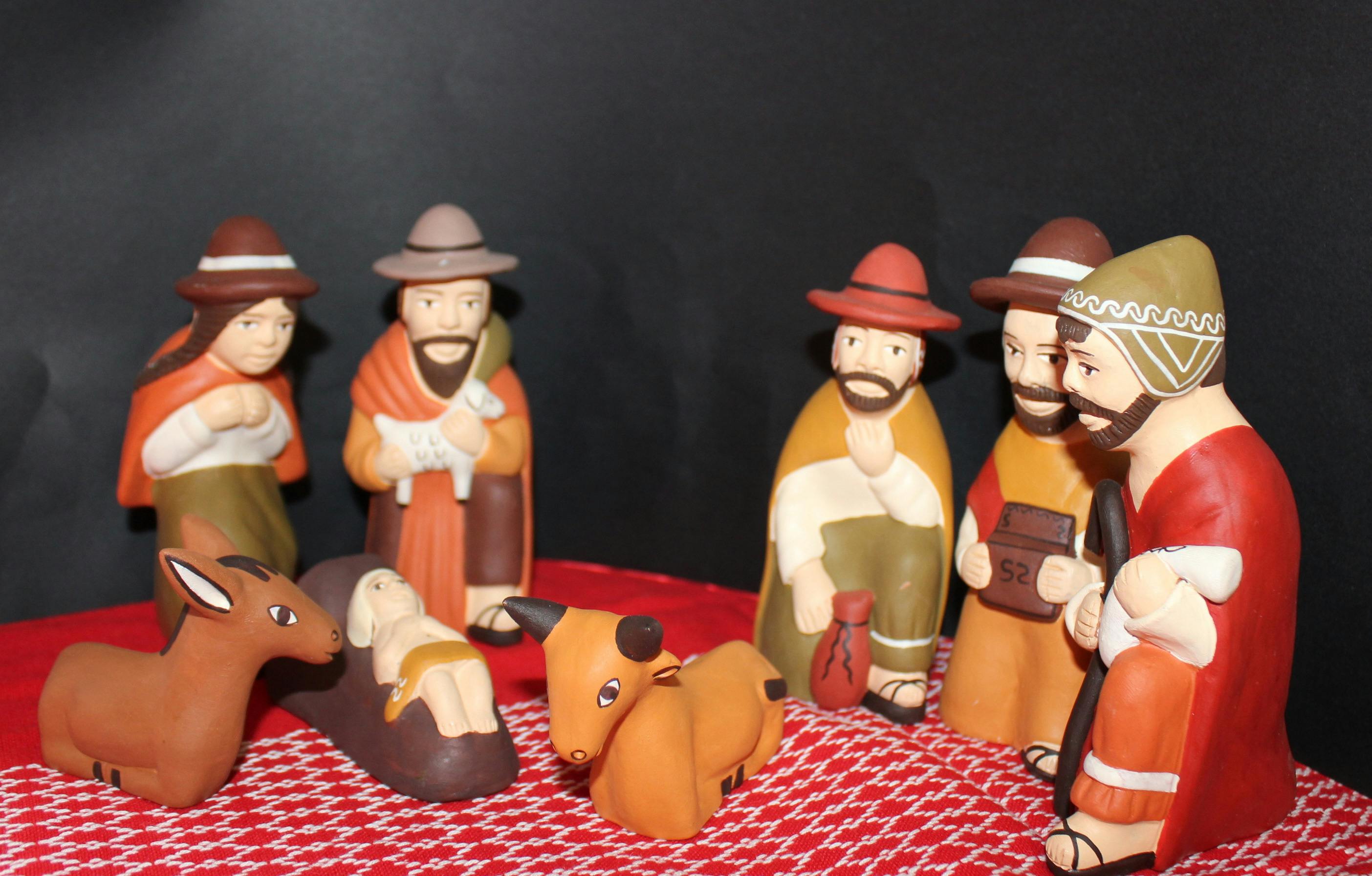 Clay figures in national costume