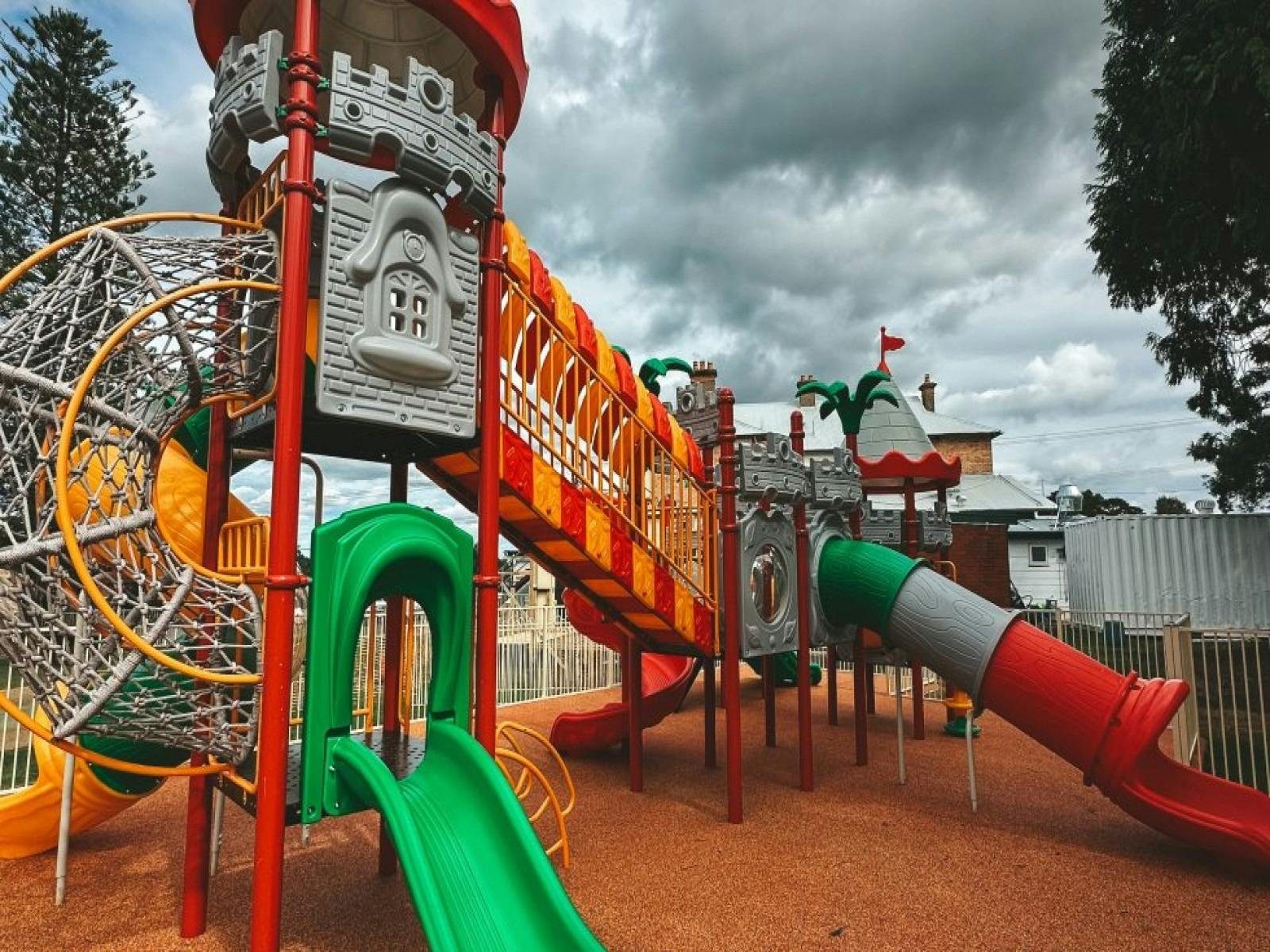 Lochinvar Hotel Motel - Outdoors kids playground equipment