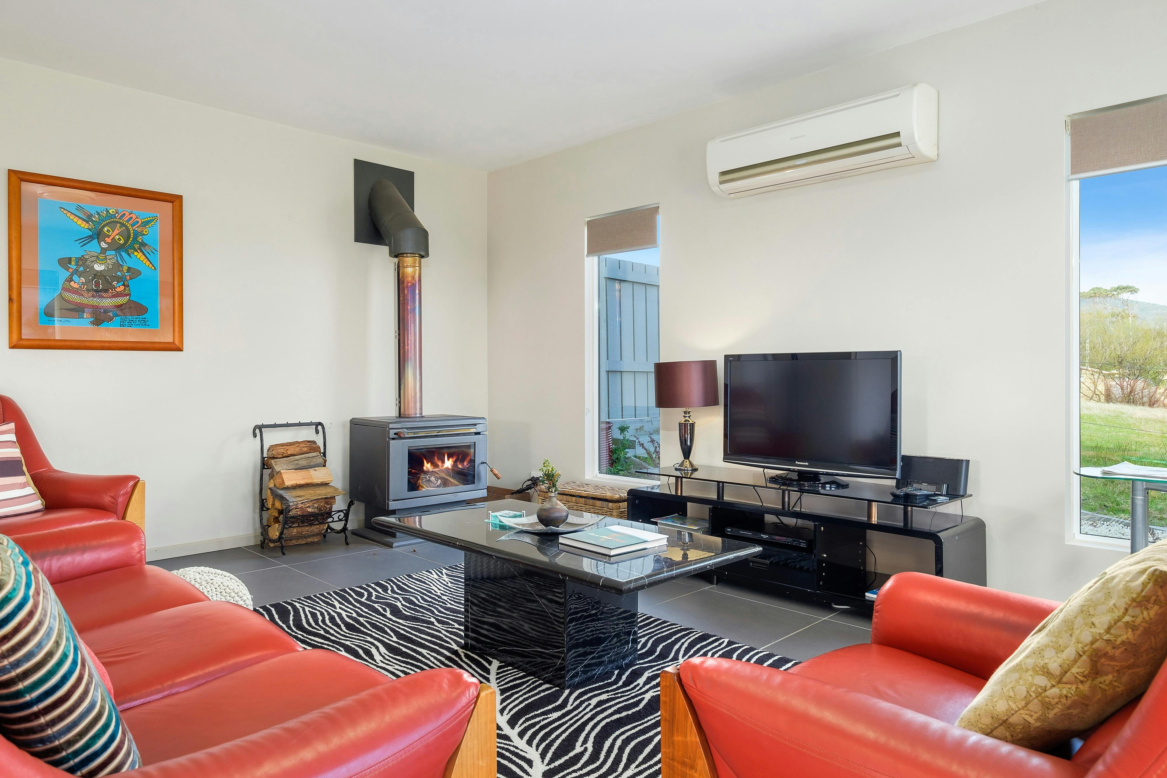 Manfield Seaside Bruny Island - Living area