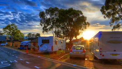 Goulburn Caravan Park - sites