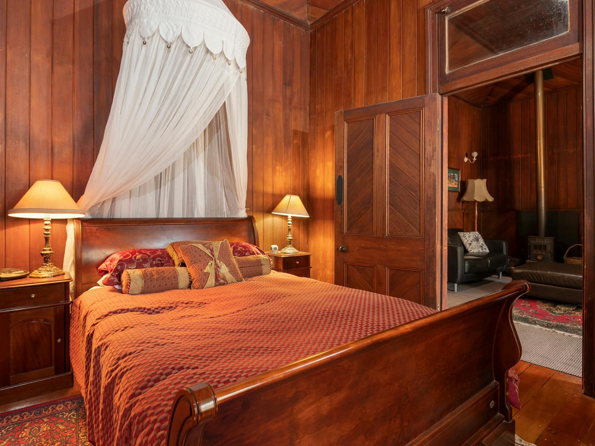 Queen Bedroom Queen Bedroom