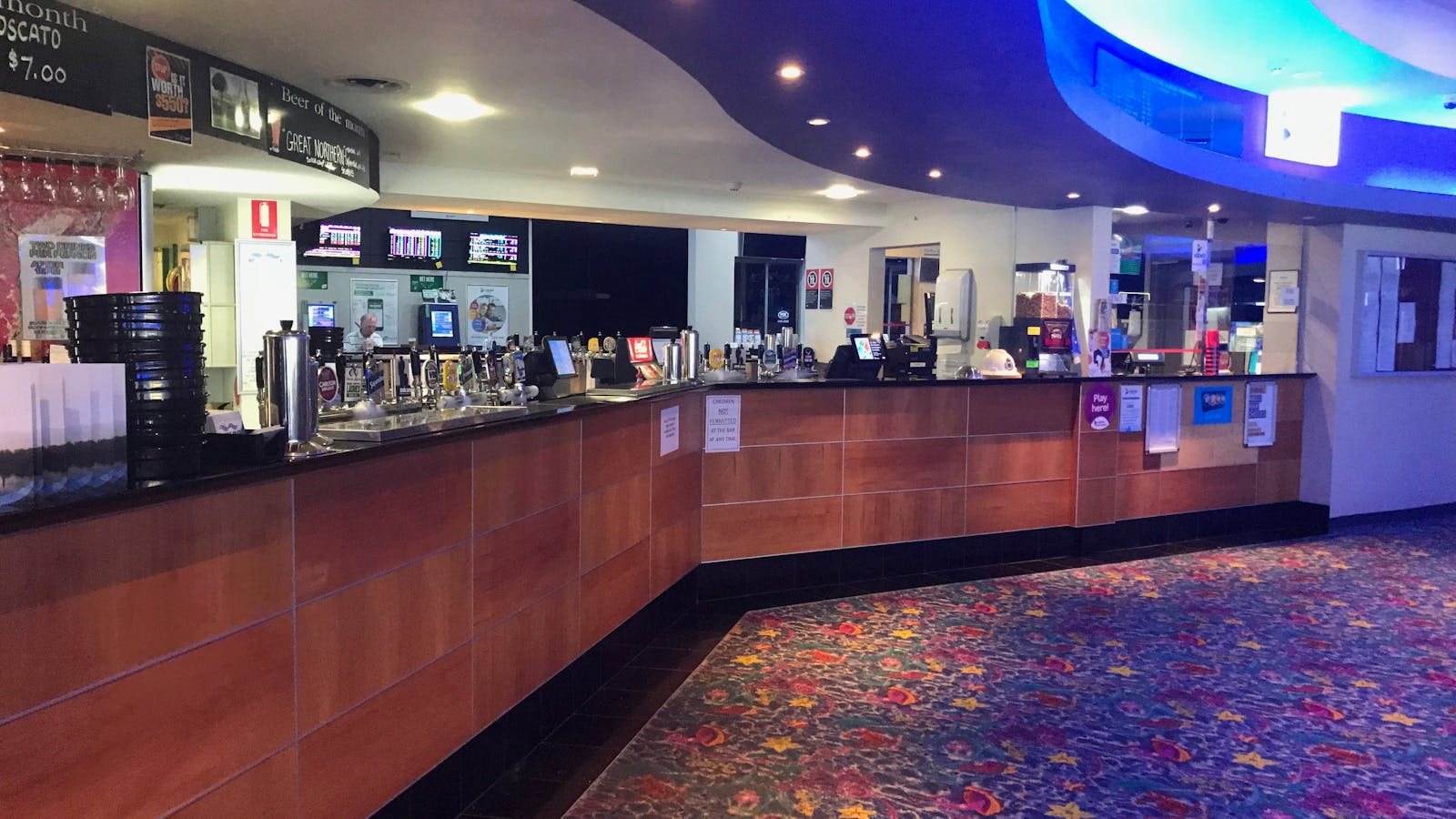 Sussex Inlet RSL Club Main Bar