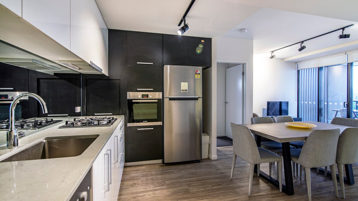 2 Bedroom 1 Bathroom Apartment - Kitchen