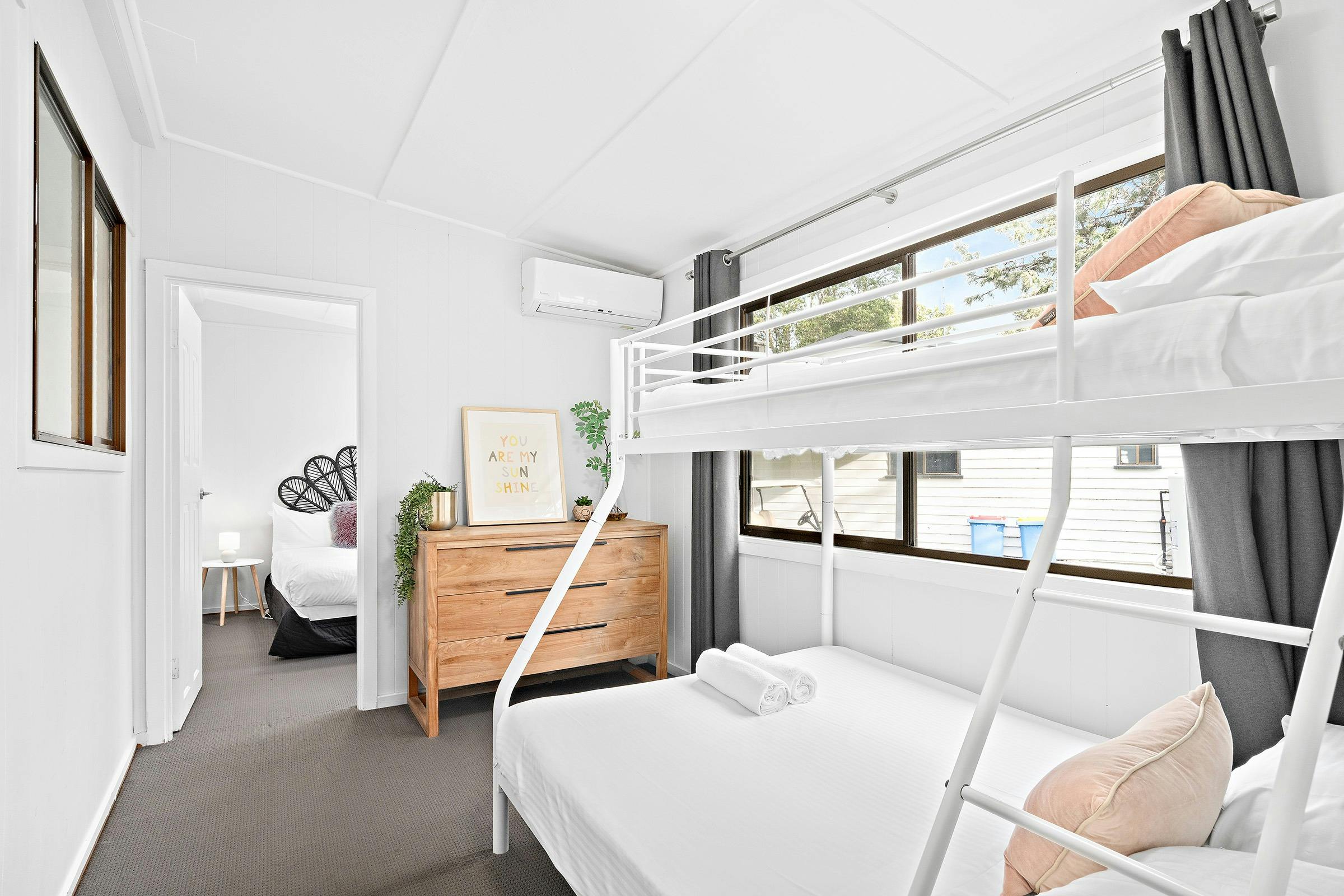 Cottage 4 Bedroom Deluxe Room 36