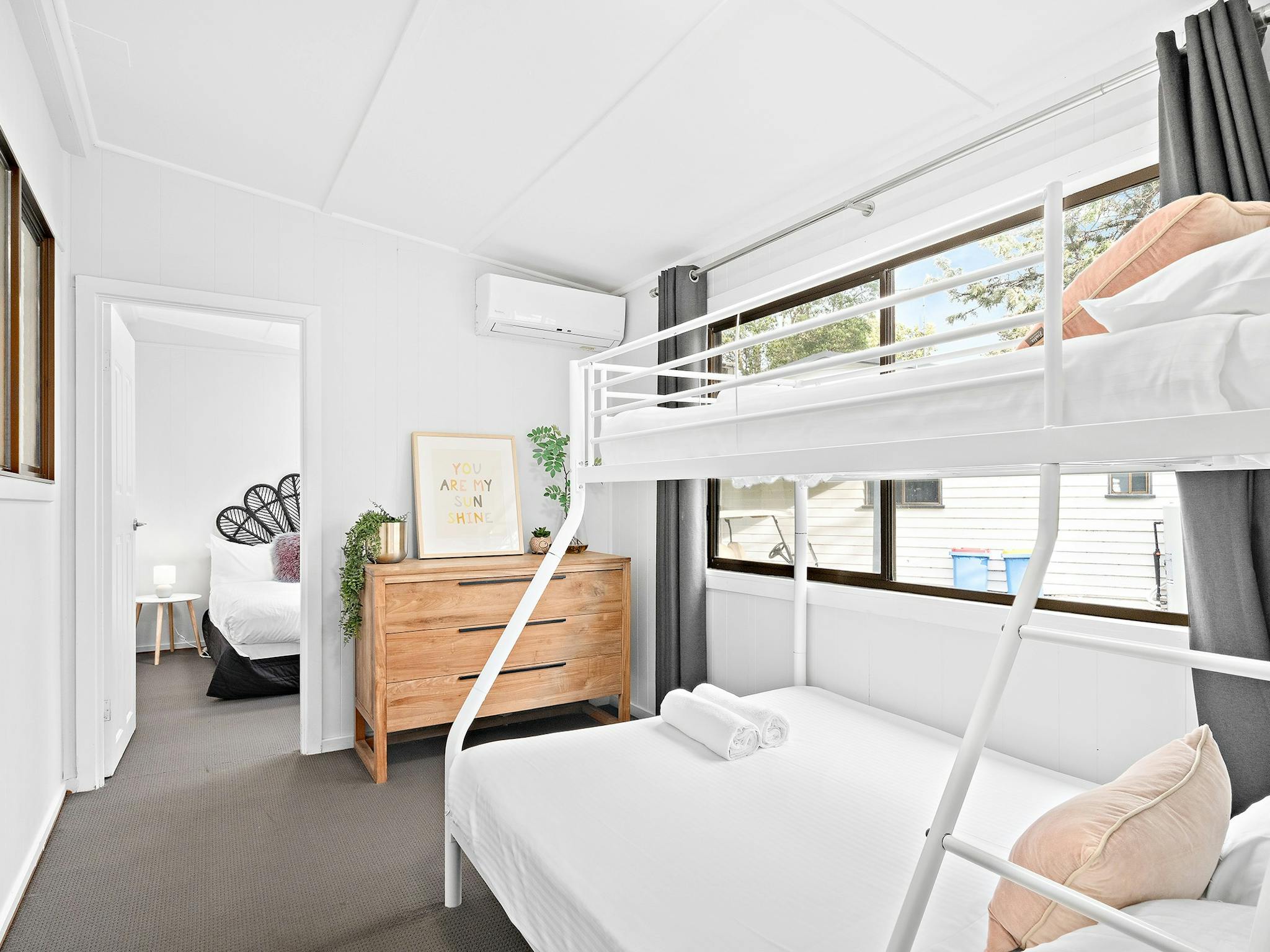 Cottage 4 Bedroom Deluxe Room 36
