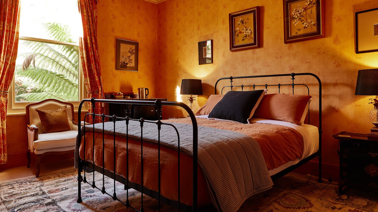 The Pippin Room welcomes you with warm, inviting colours, period features and modern comforts.