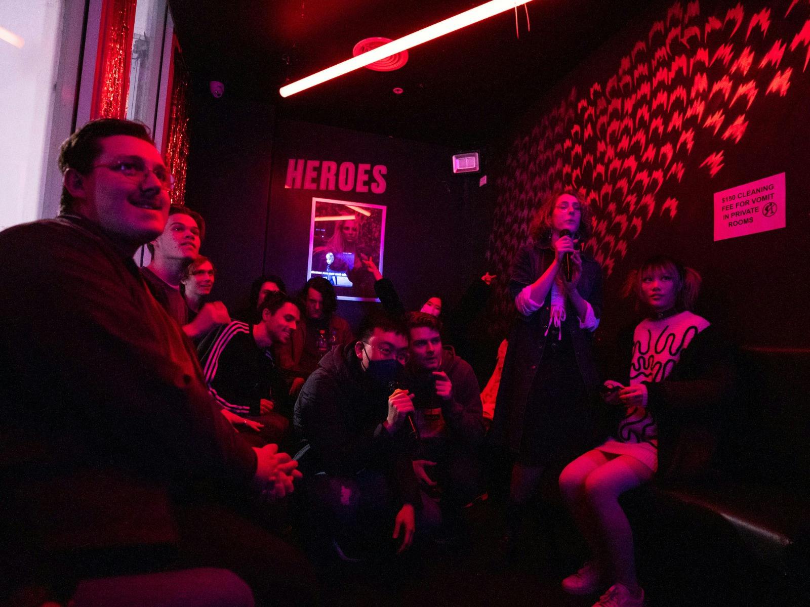 Heroes Bar