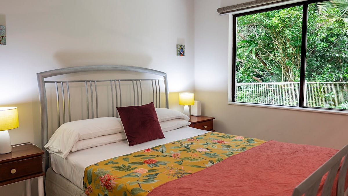 Bedroom with queen size bed