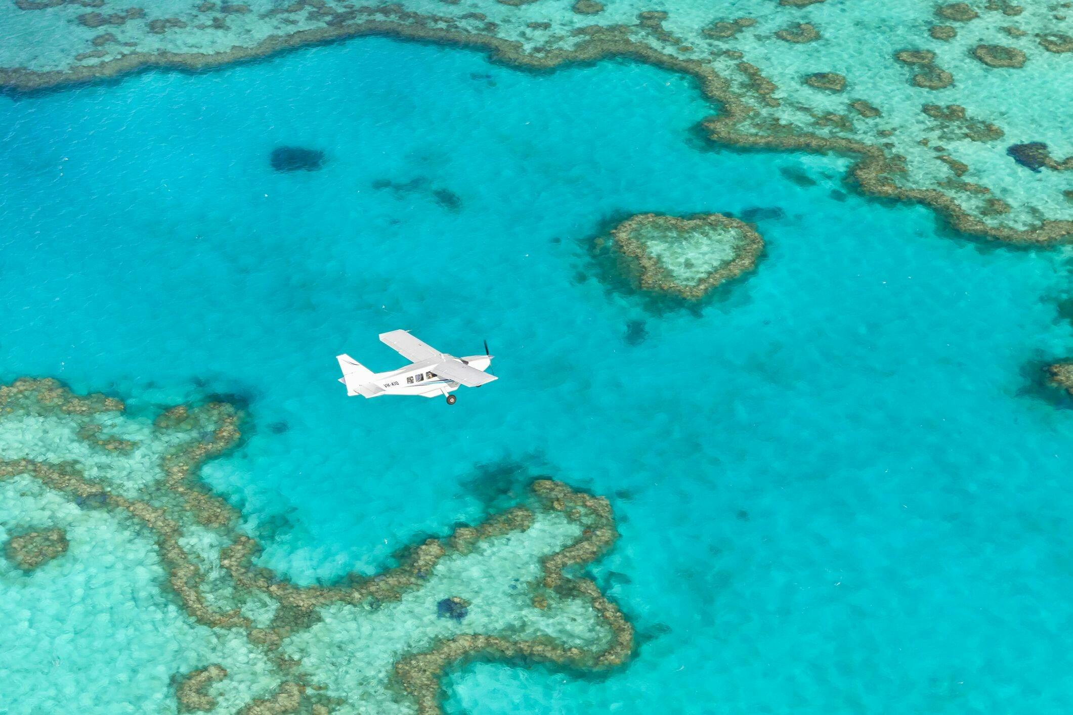 Ga-* Airvan over Heart Reef