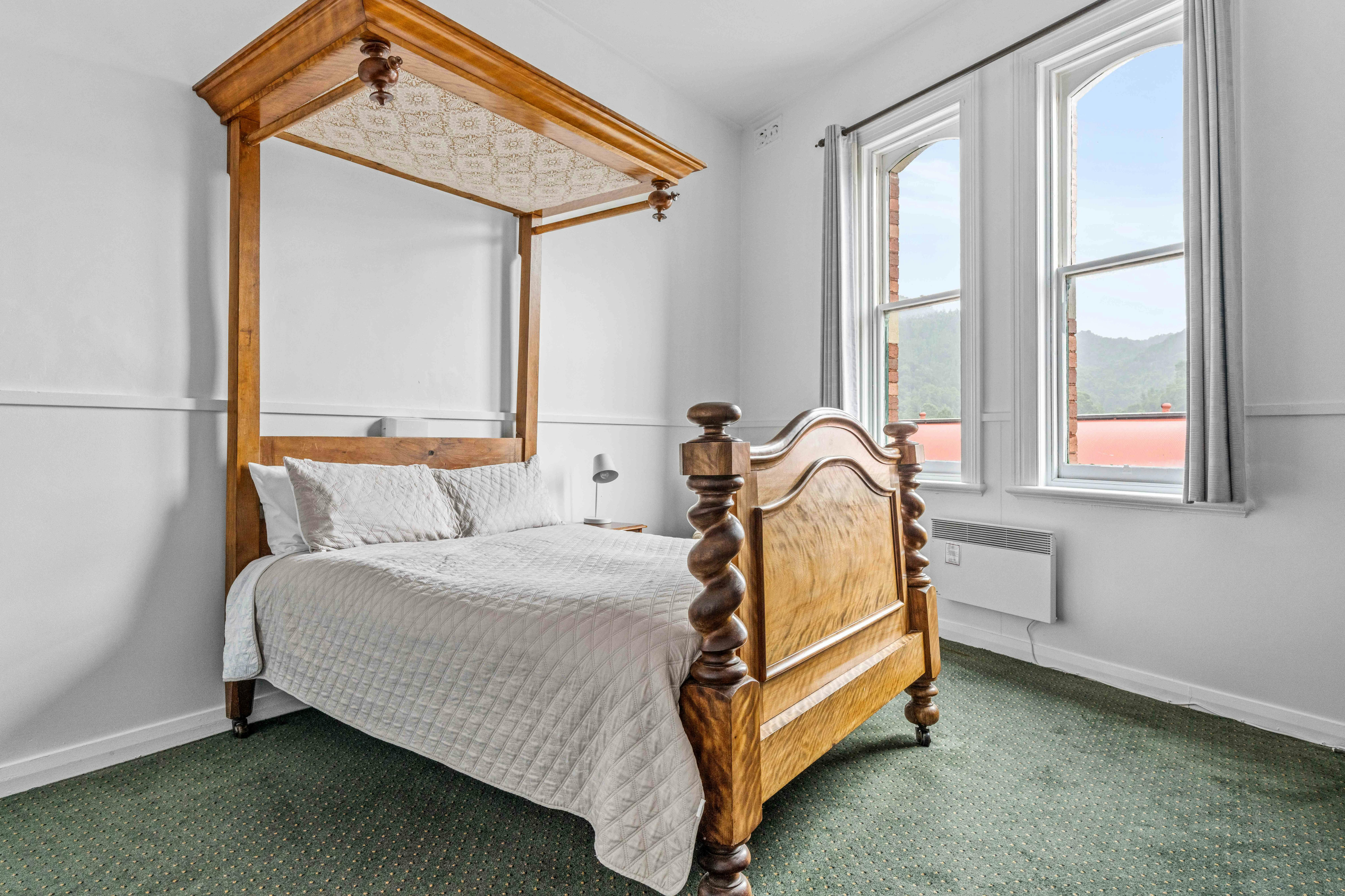 Empire Hotel