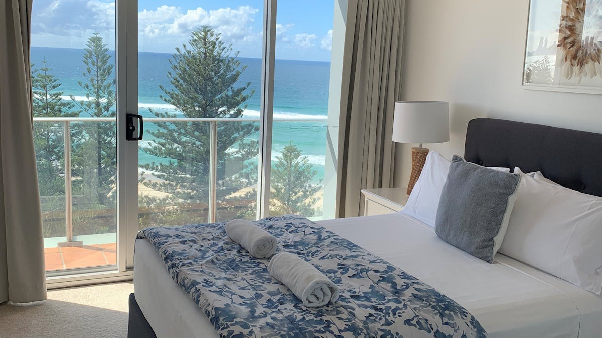 Pacific Regis Premium Apartment Burleigh