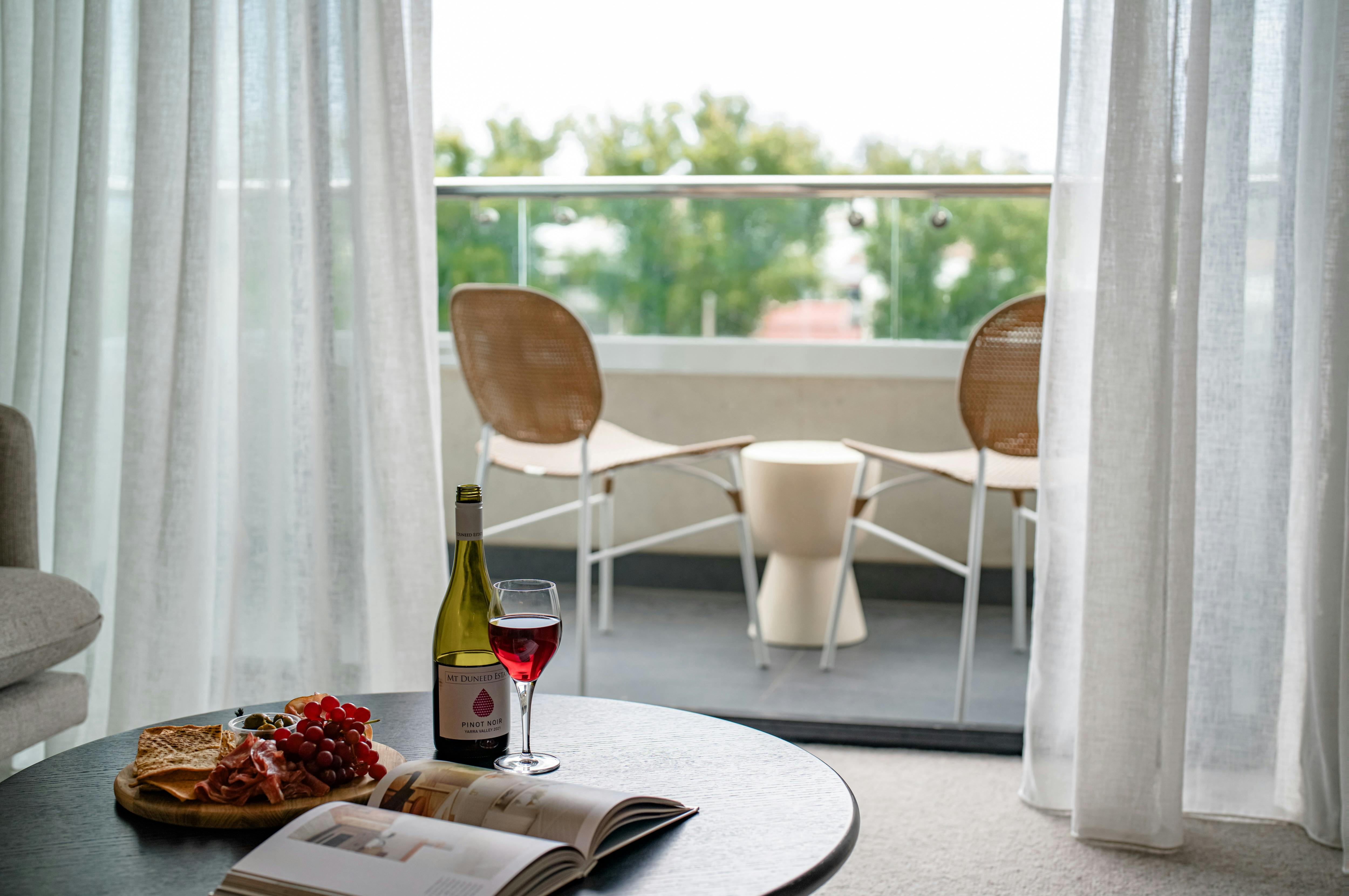 Vue Apartments Geelong - One Bedroom Park View balcony