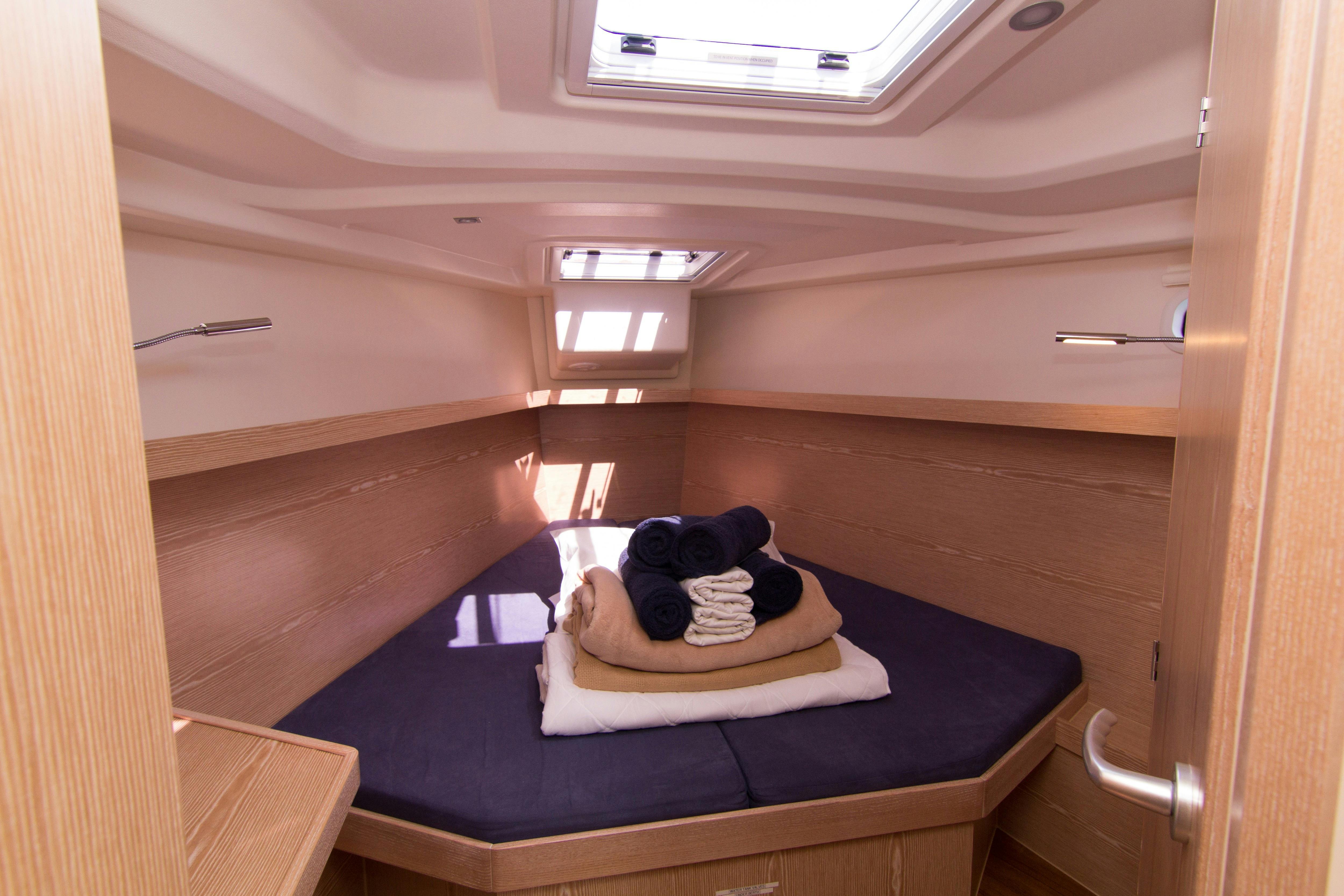 Hanse 41 - '2 Easy', Main Cabin