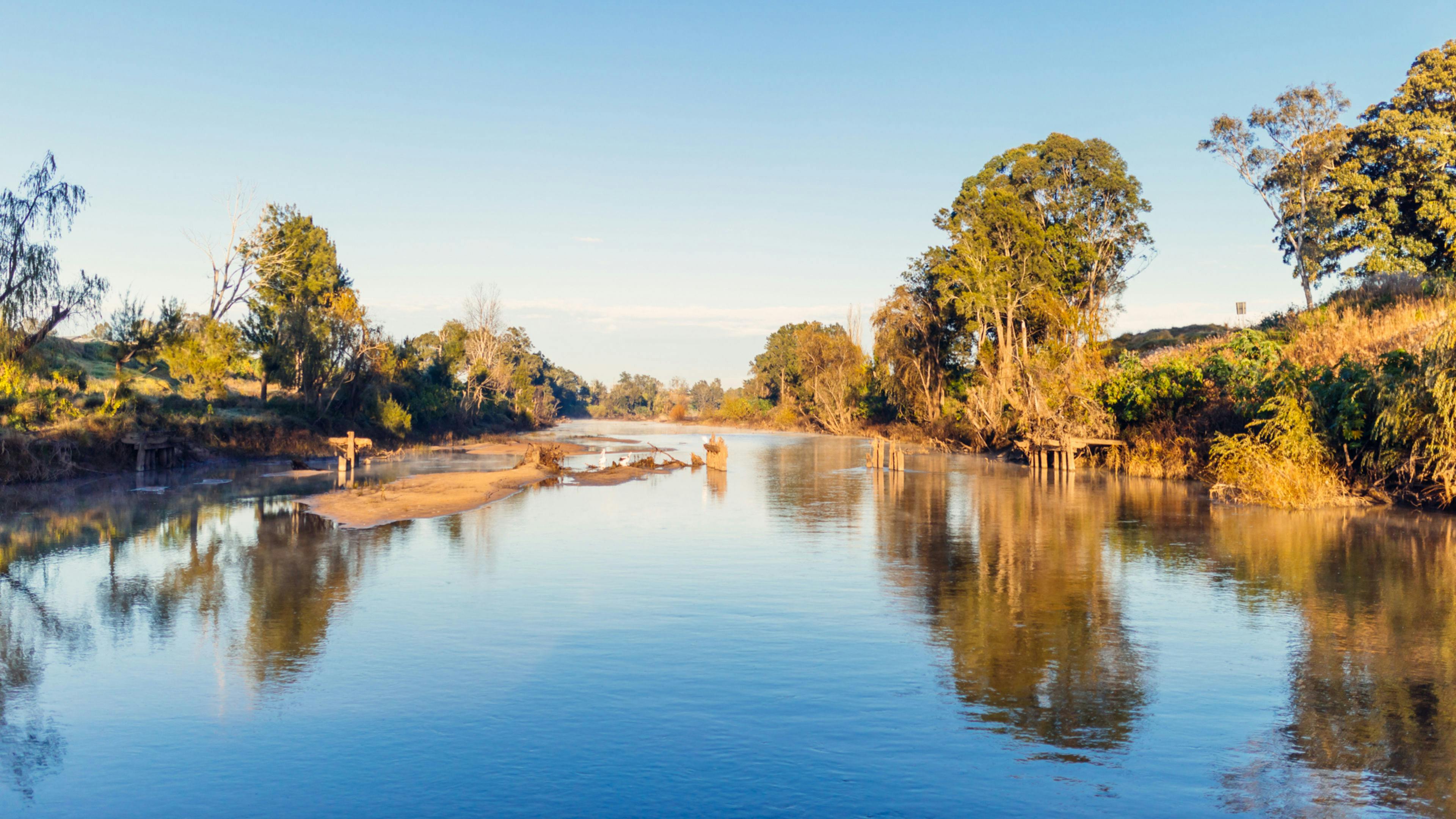 Bridge crossing over Hunter river