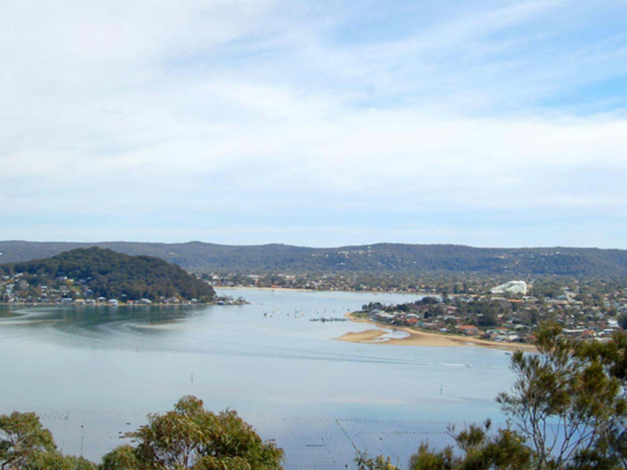 Allen Strom Lookout, Bouddi National Park. Photo: Susan Davis © OEH