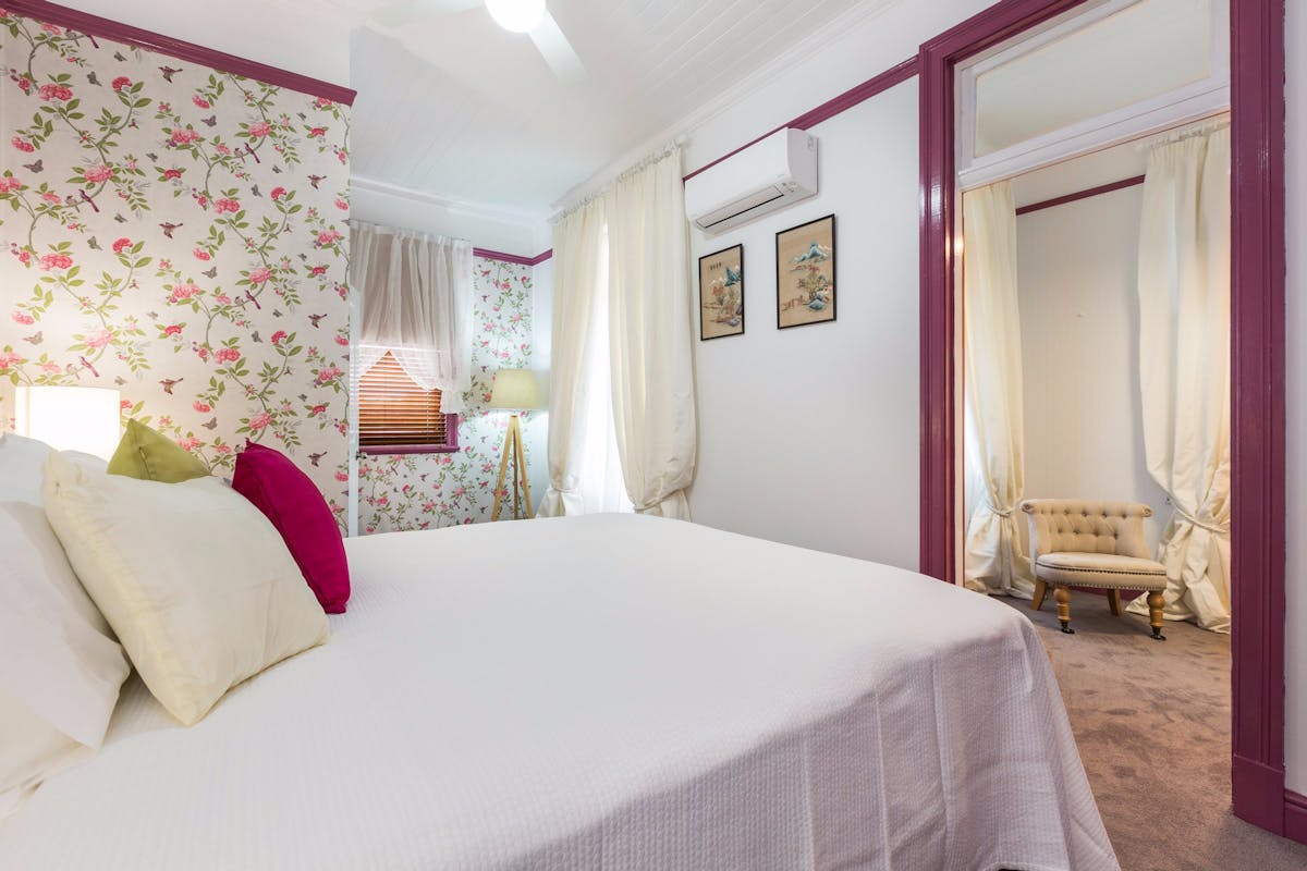 Cumquat House room
