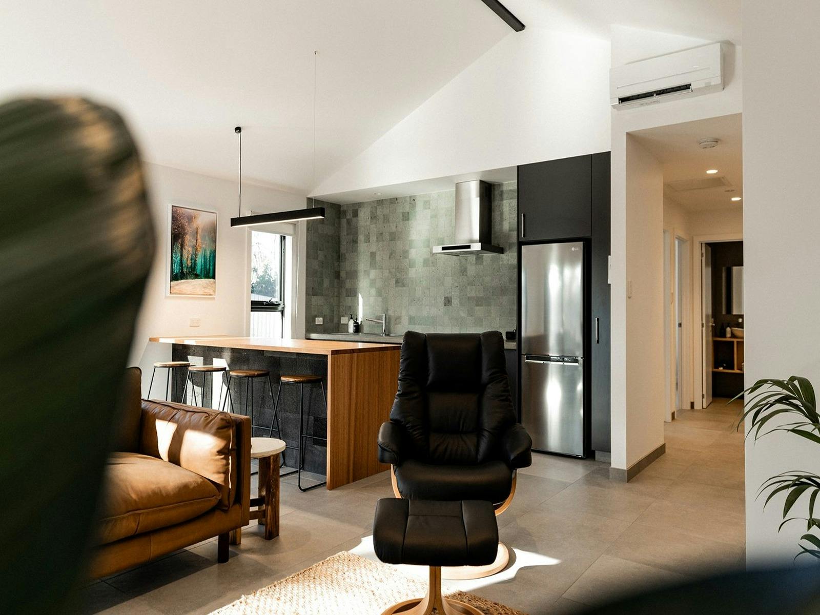 Lounge/Kitchen