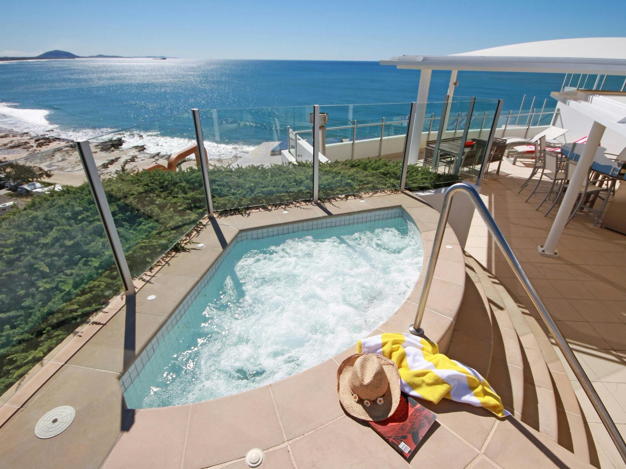 Four Bedroom Penthouse - Private Rooftop Spa Four Bedroom Penthouse - Private Rooftop Spa