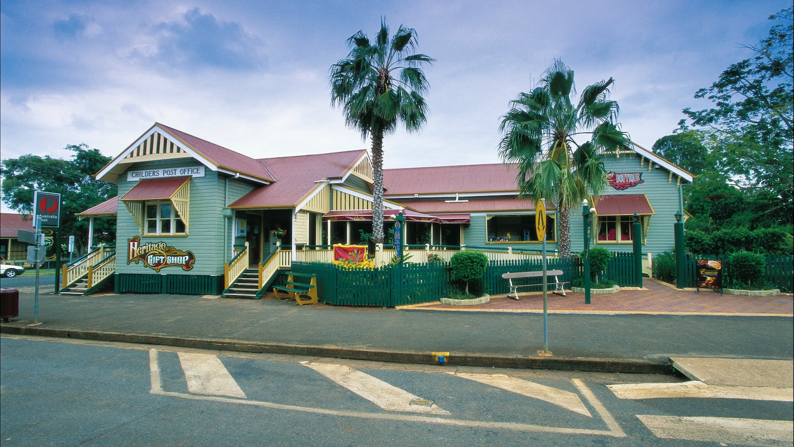 Bundaberg to Childers and Woodgate Day Trip